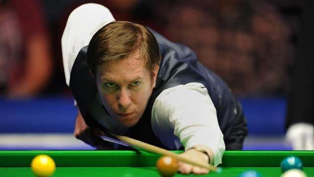 场边教练的表情太真实